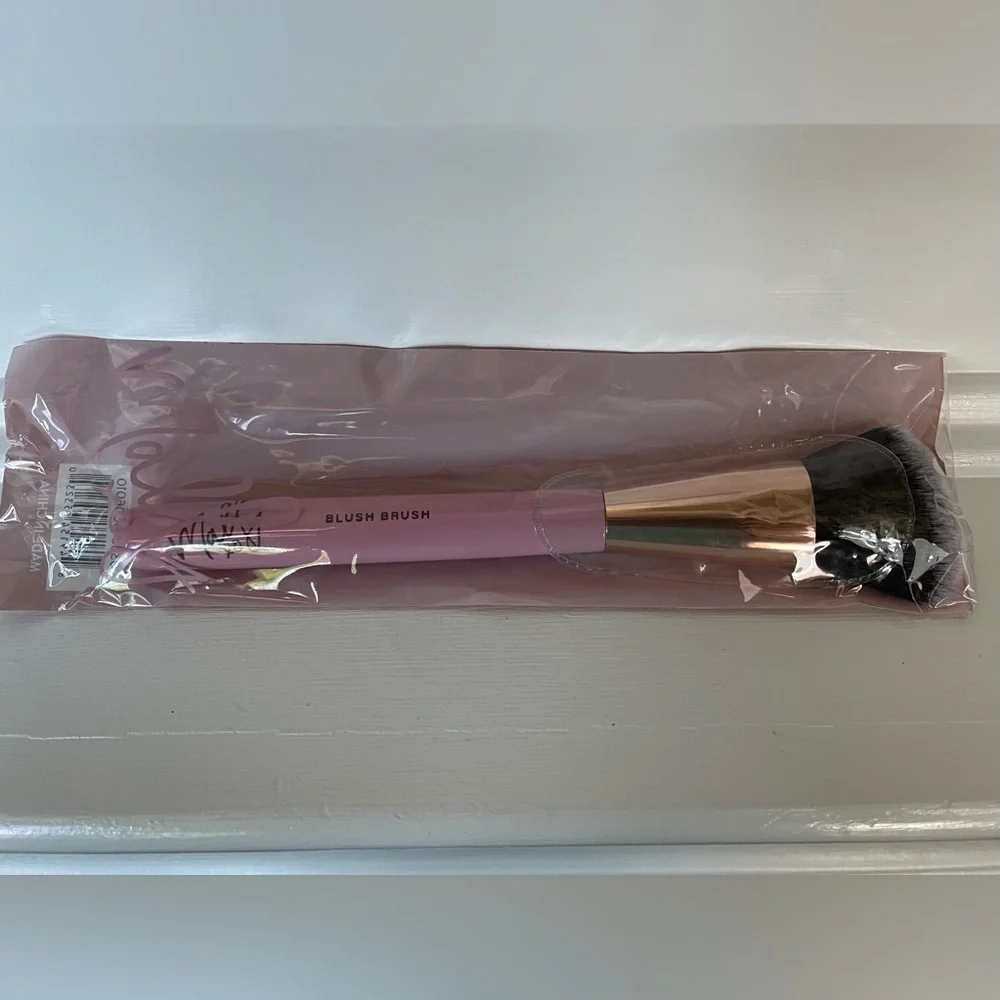 Mally Beauty Pink Blush Brush